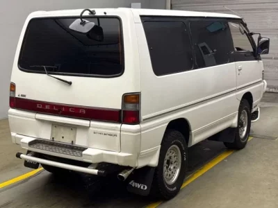 Mitsubishi DELICA WAGON