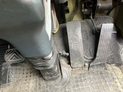 Nissan TRUCK