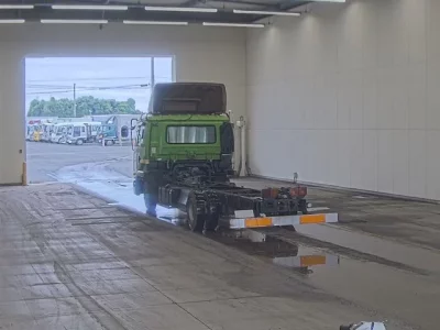 Nissan TRUCK