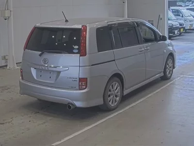 Toyota ISIS