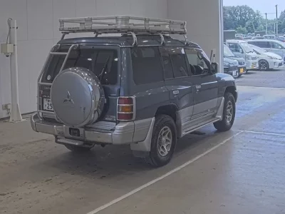 Mitsubishi PAJERO