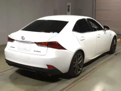 Lexus IS