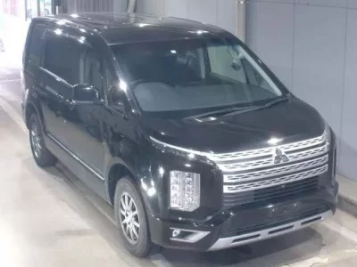 Mitsubishi DELICA D5