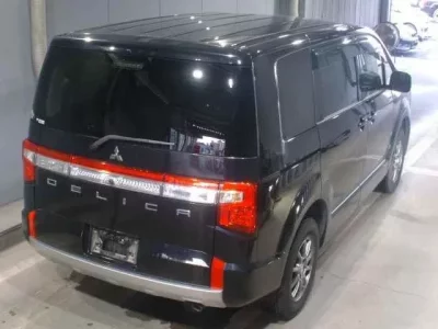 Mitsubishi DELICA D5