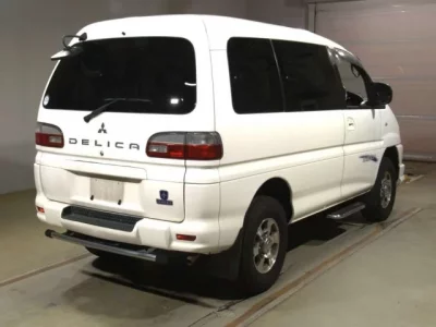 Mitsubishi DELICA