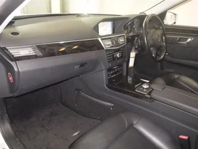 Mercedes-Benz E CLASS WAGON