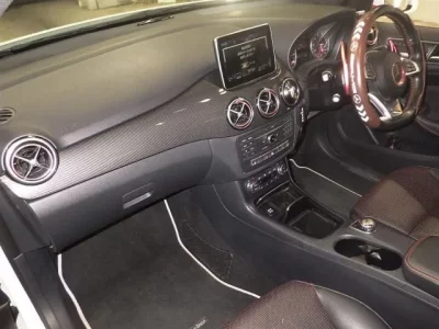 Mercedes-Benz B CLASS