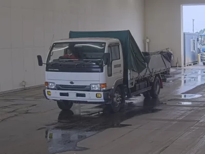 Nissan TRUCK