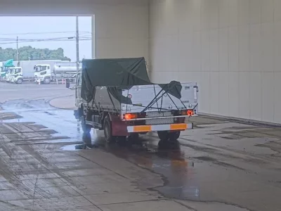 Nissan TRUCK
