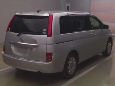 Toyota ISIS