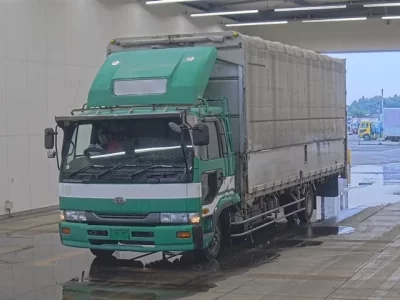 Nissan TRUCK
