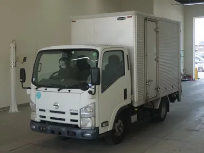 Nissan TRUCK