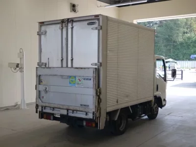 Nissan TRUCK