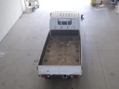 Nissan TRUCK