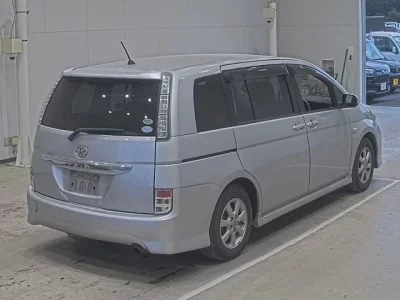 Toyota ISIS