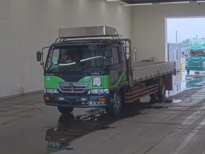 Nissan TRUCK