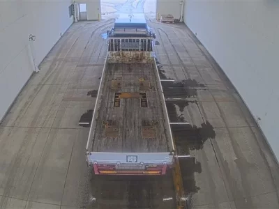 Nissan TRUCK