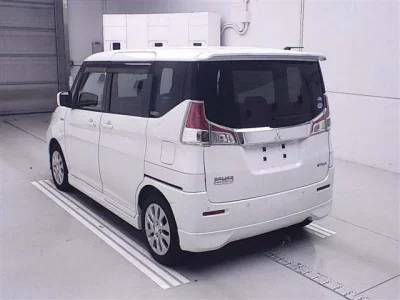 Mitsubishi DELICA D2