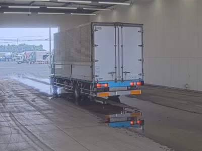 Hino TRUCK