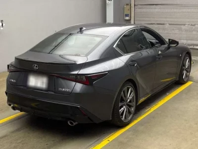 Lexus IS