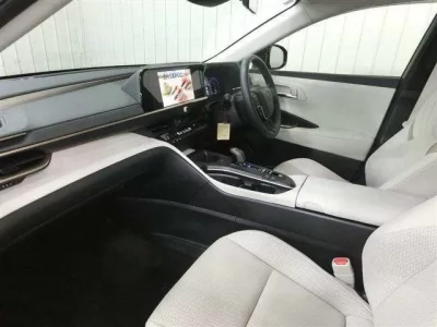Toyota CROWN CROSSOVER