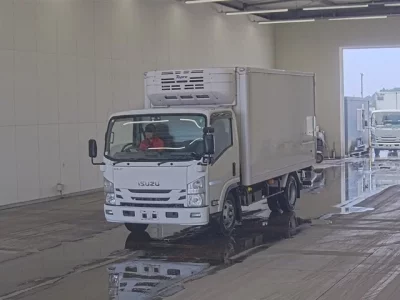 Isuzu ELF