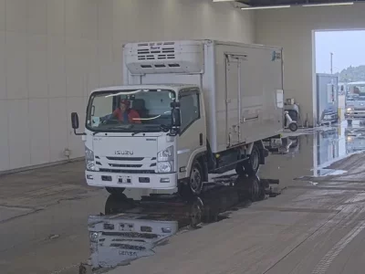 Isuzu ELF