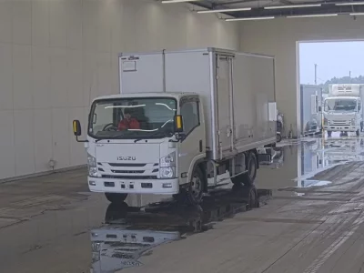 Isuzu ELF