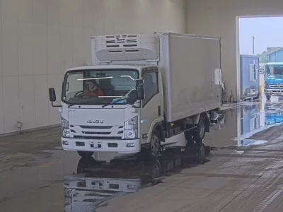 Isuzu ELF