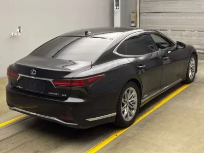 Lexus LS