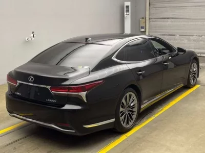 Lexus LS