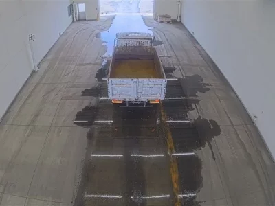 Nissan TRUCK