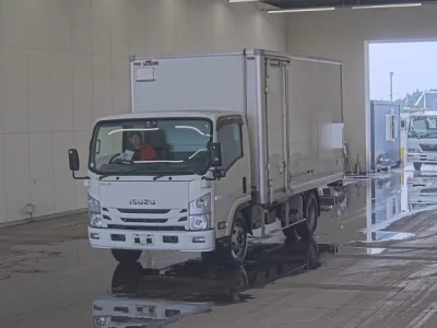 Isuzu ELF