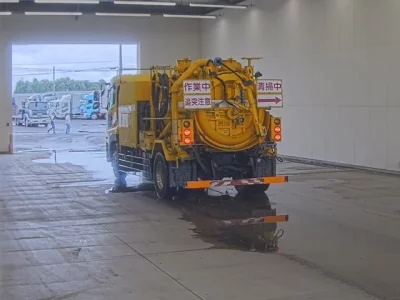 Nissan TRUCK