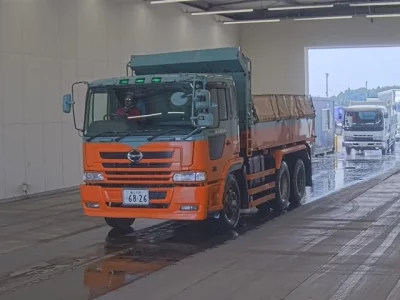 Hino TRUCK