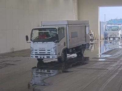 Isuzu ELF