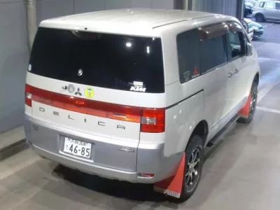 Mitsubishi DELICA D5