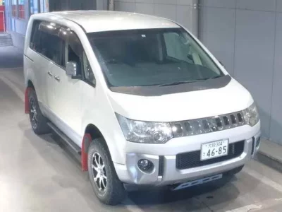 Mitsubishi DELICA D5