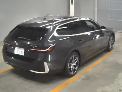 BMW i5