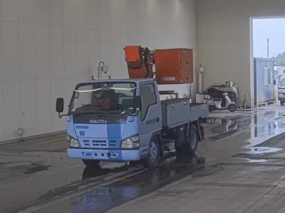 Isuzu ELF