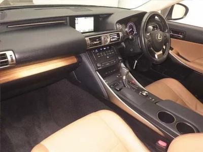 Lexus IS
