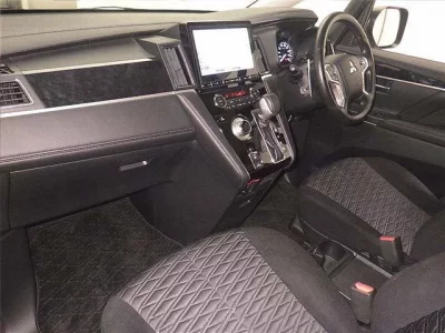 Mitsubishi DELICA D5