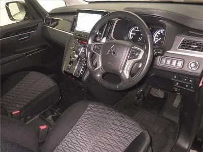 Mitsubishi DELICA D5