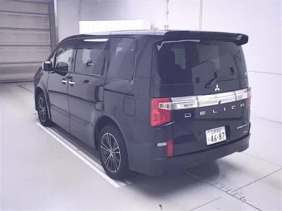 Mitsubishi DELICA D5