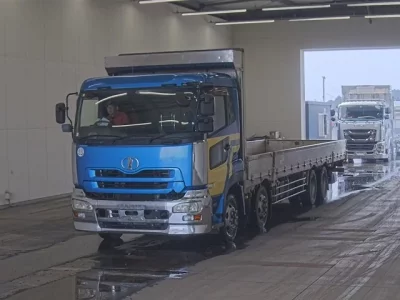 Nissan TRUCK