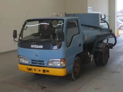 Nissan TRUCK