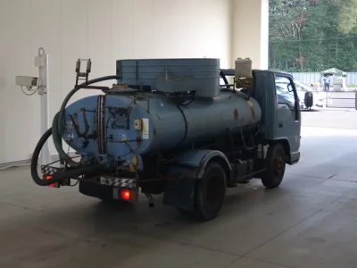 Nissan TRUCK