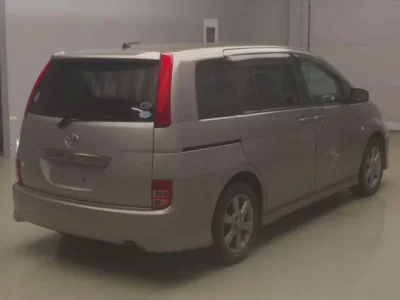 Toyota ISIS