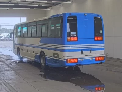 Isuzu BUS