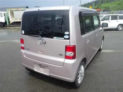 Toyota PIXIS SPACE